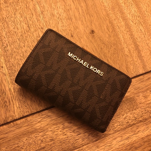 Michael Kors Handbags - Michael Kors Cardholder Wallet